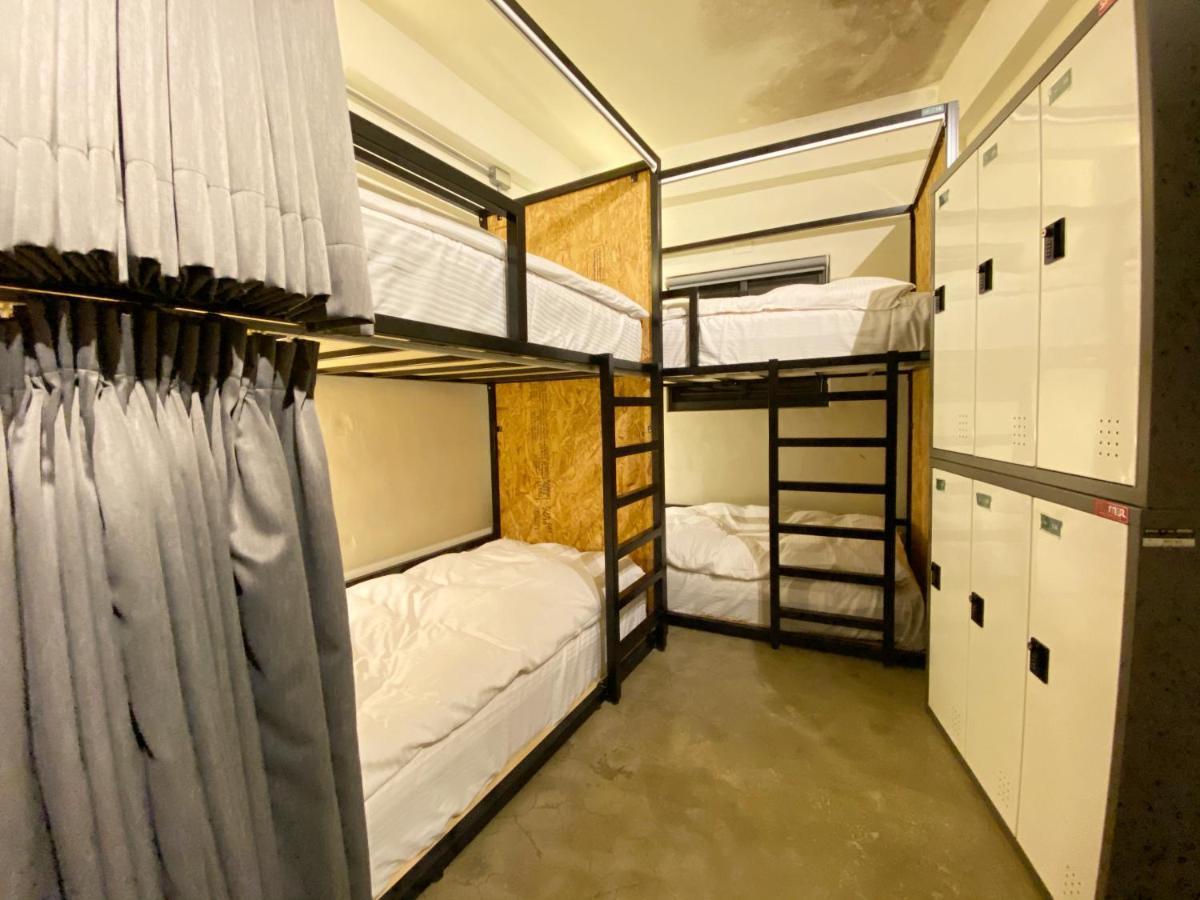 FengJia Living Lab Hostel Taichung Bagian luar foto