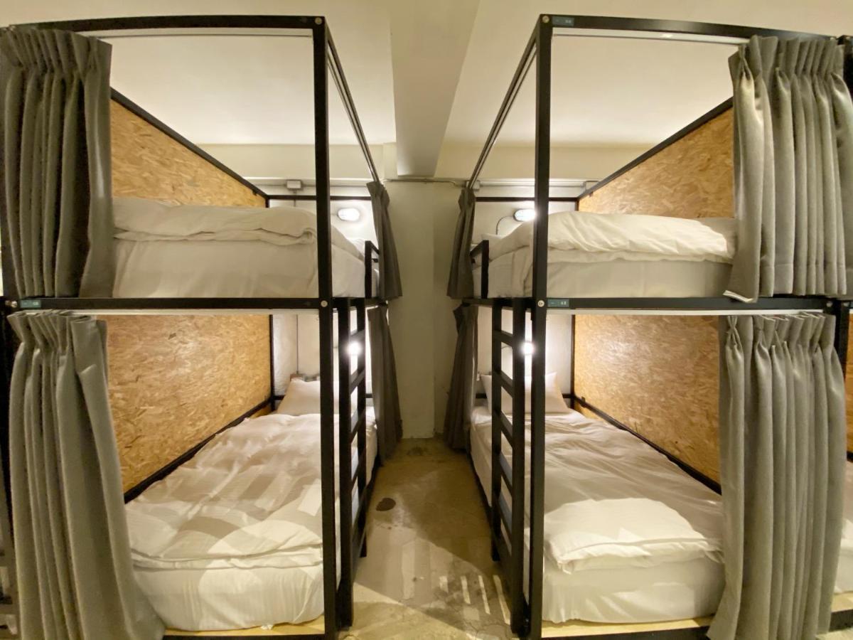 FengJia Living Lab Hostel Taichung Bagian luar foto