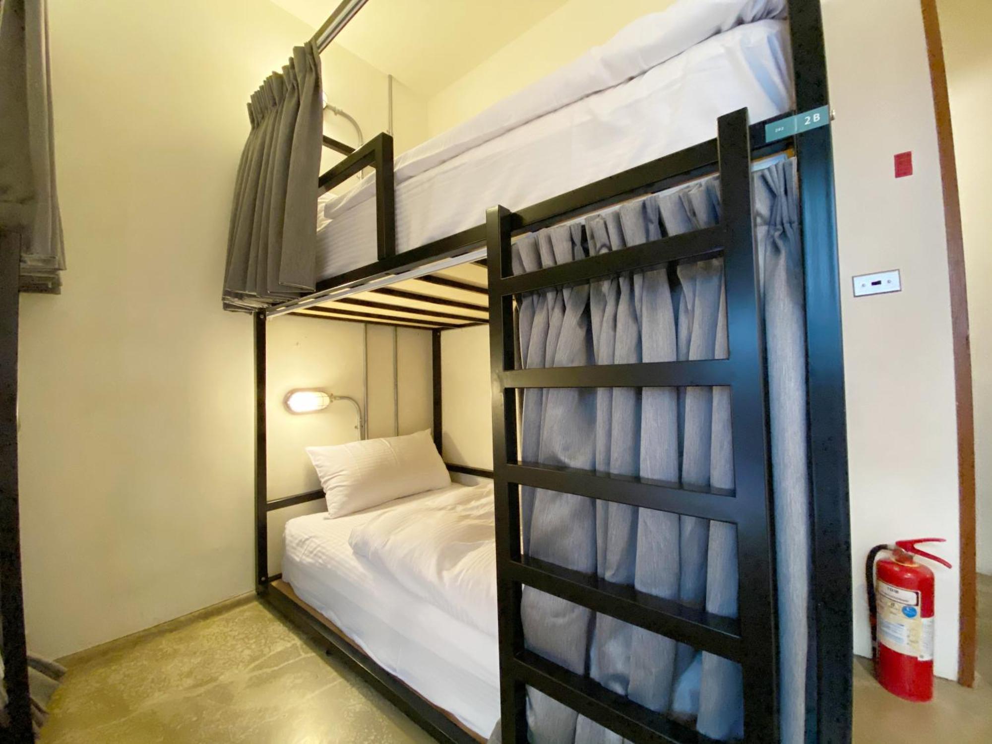 FengJia Living Lab Hostel Taichung Bagian luar foto