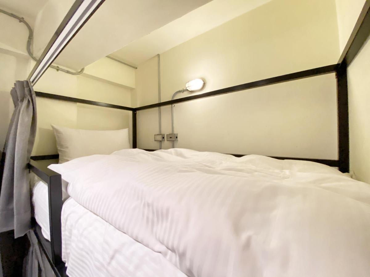 FengJia Living Lab Hostel Taichung Bagian luar foto
