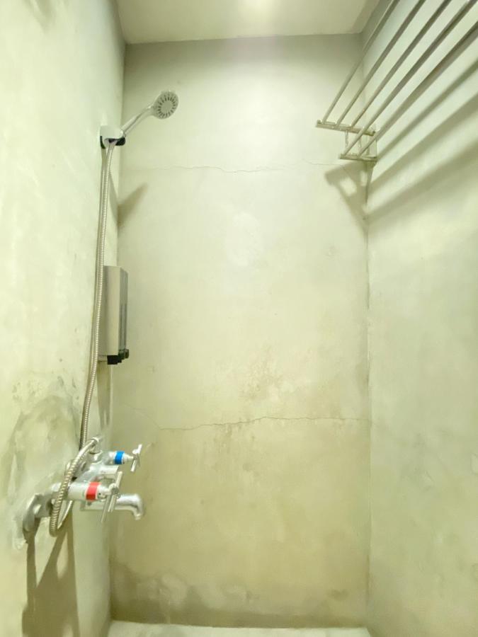 FengJia Living Lab Hostel Taichung Bagian luar foto
