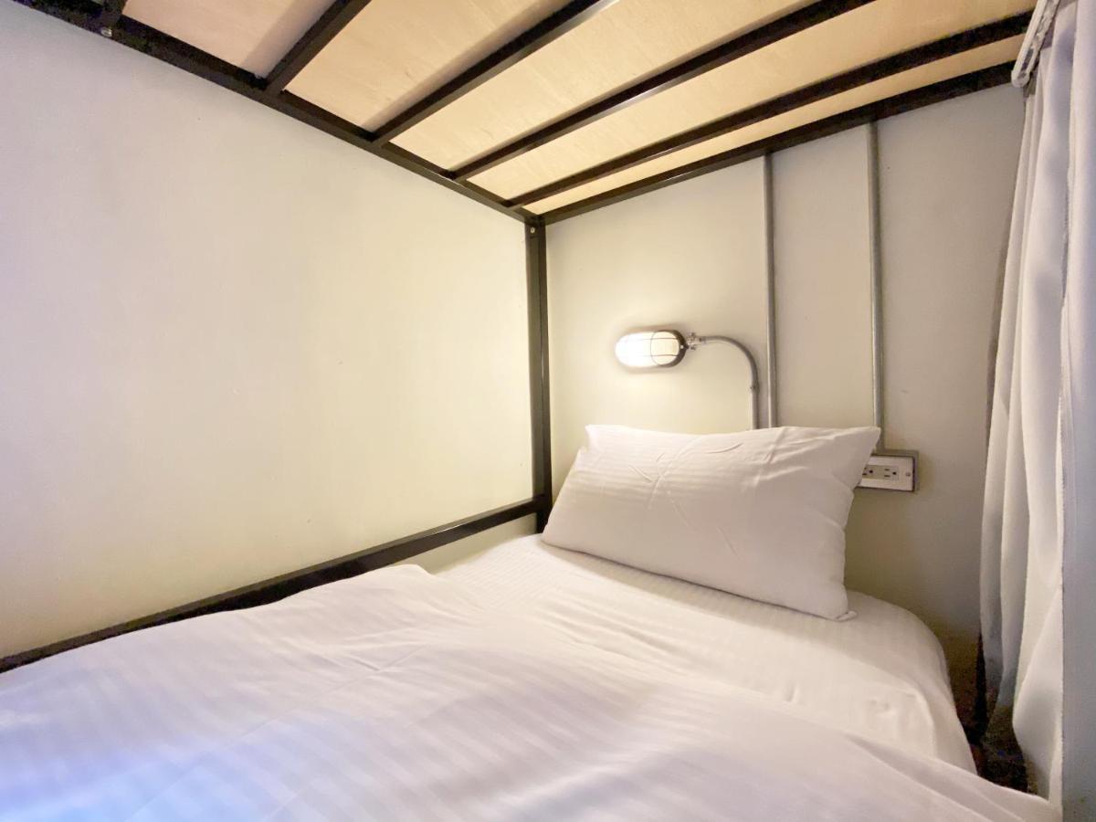 FengJia Living Lab Hostel Taichung Bagian luar foto