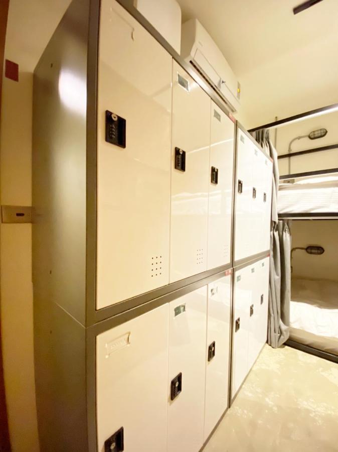 FengJia Living Lab Hostel Taichung Bagian luar foto